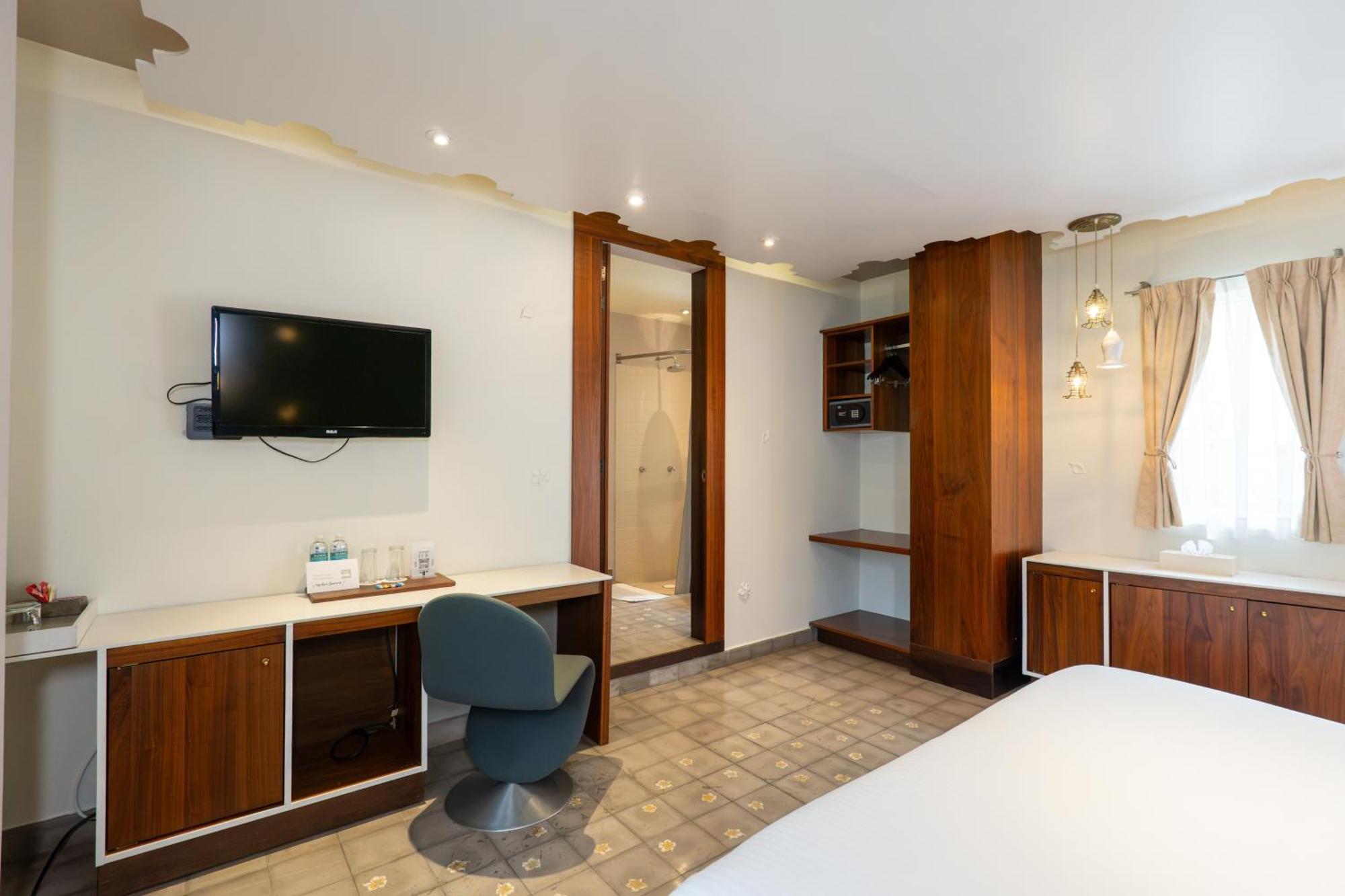 Superior King Room