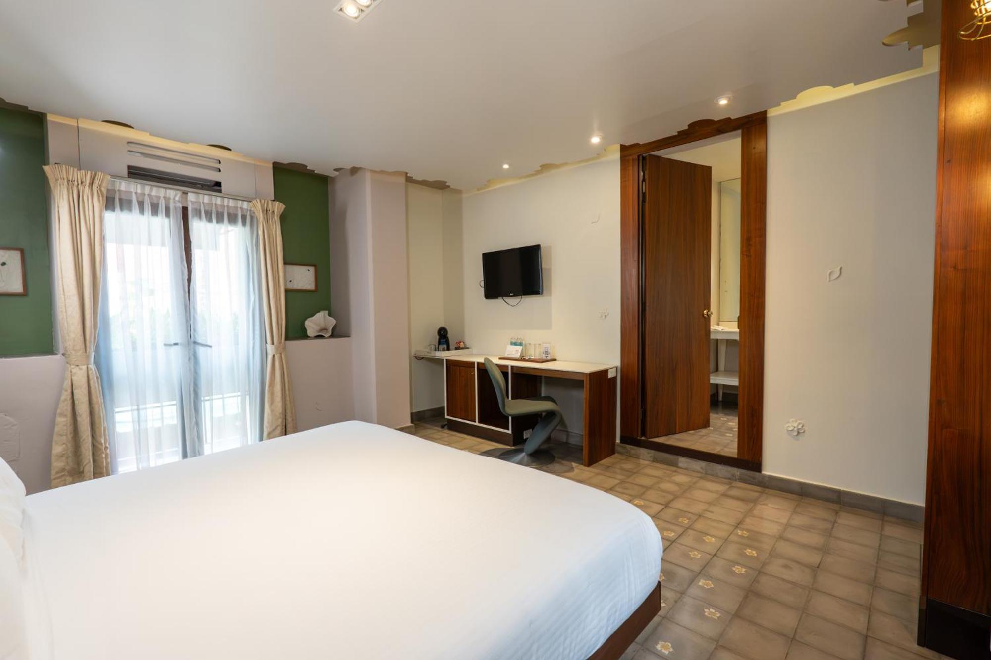 Superior King Room