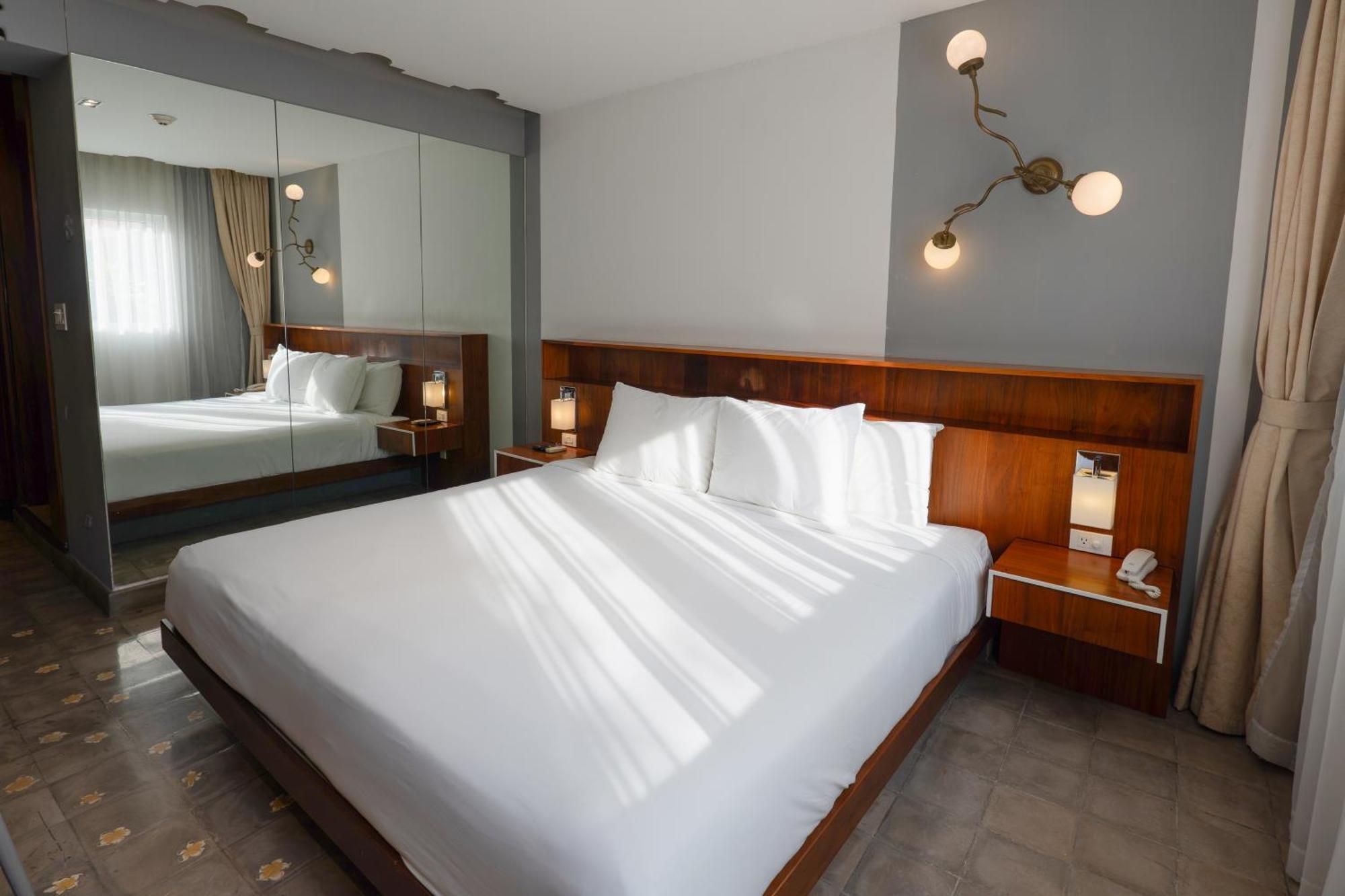 Standard King Room